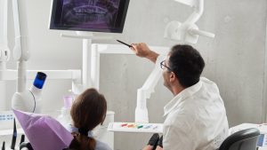 zukunft zahnmedizin digitalisierung ki internet 300x169 - Zukunft der Zahnmedizin: Diese Auswirkungen haben die Digitalisierung, KI und das Internet der Dinge