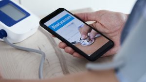 blutdruckmessung mit dem smartphone 300x169 - Blutdruckmessung mit dem Smartphone ist möglich