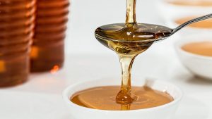 Warum kristallisiert Honig und wie kann man ihn wieder flüssig machen?