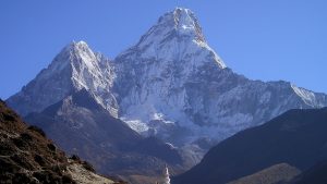 everest 300x169 - Ist der Everest wirklich der höchste Gipfel der Welt?