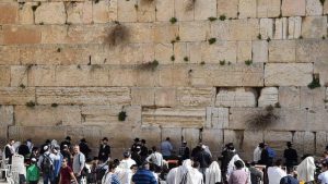 ursprung der klagemauer in jerusalem 300x169 - Was ist der Ursprung der Klagemauer in Jerusalem?
