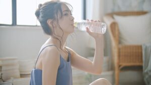 2 eau boire 1 300x169 - Wasser trinken könnte dem Altern entgegenwirken