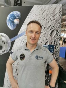 matthias maurer iac 2022 225x300 - Begegnung mit dem europäischen Astronauten Matthias Maurer.