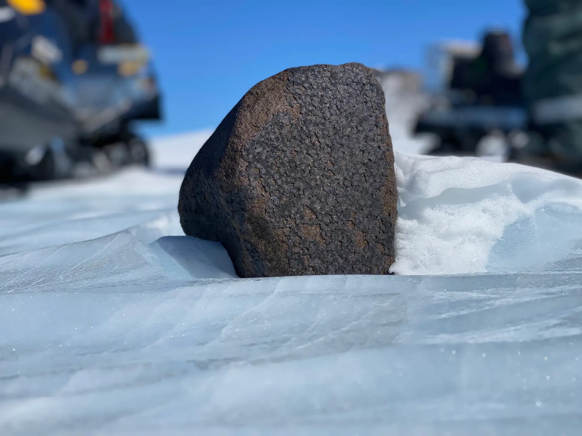 meteorite antarctique - Meteorit mit einem Gewicht von über 7 kg in der Antarktis gefunden