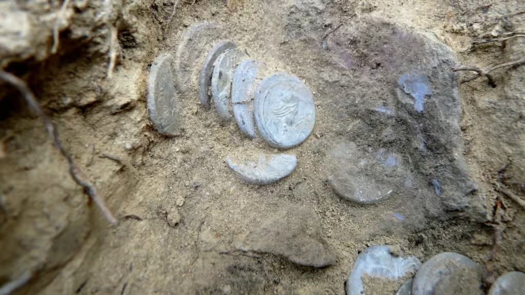 pieces argent romaines - Ein wunderschöner, über 2.000 Jahre alter Schatz in Italien entdeckt.