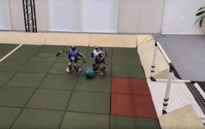 robot foot deepmind 300x189 - Diese Humanoid-Roboter liefern beim Fußball Höchstleistungen ab: Sie dribbeln und schießen wie ein Mensch!