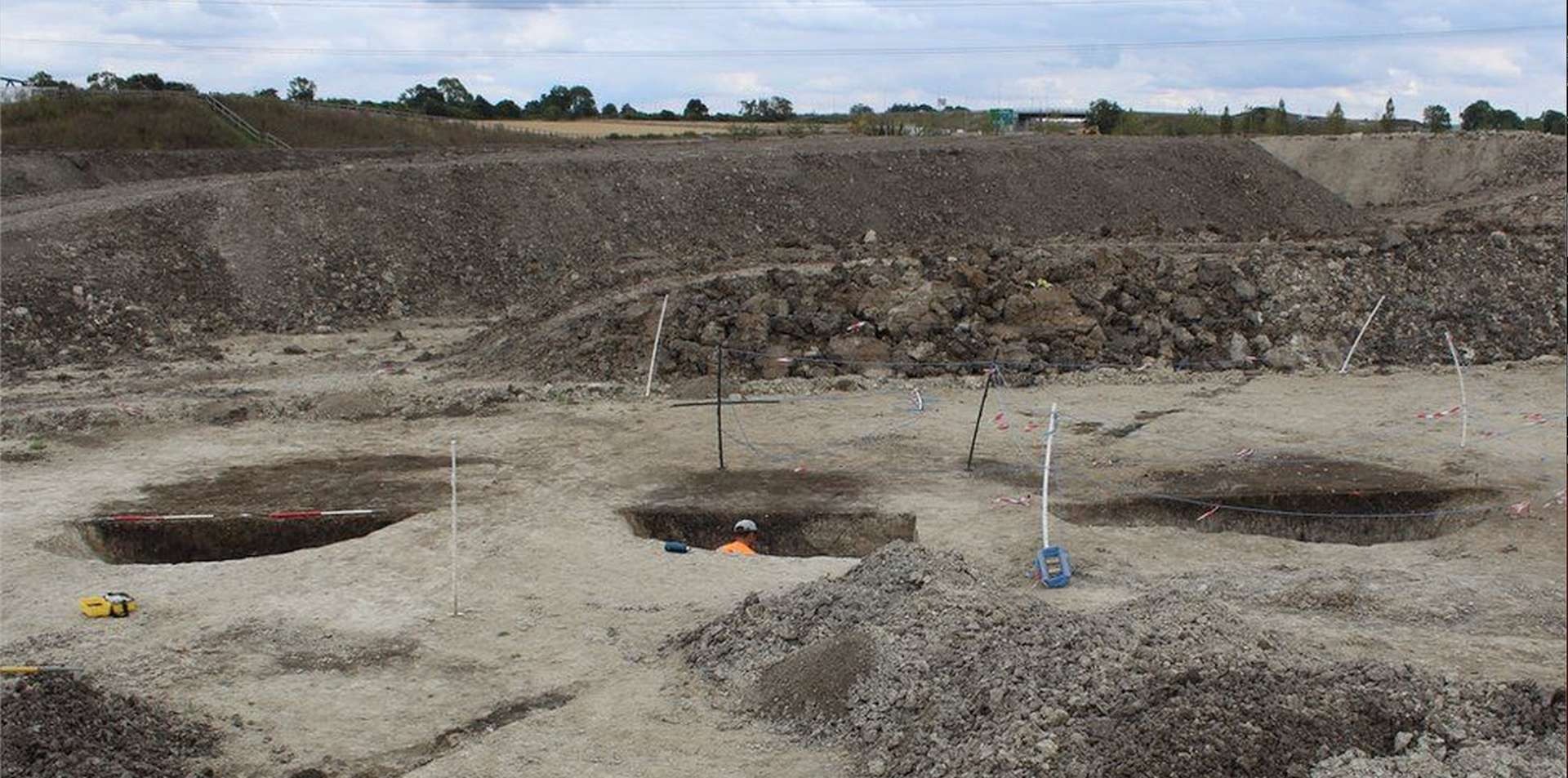 capture decran 2023 07 07 a 161 - 25 über 8000 Jahre alte künstliche Gruben nördlich von London entdeckt