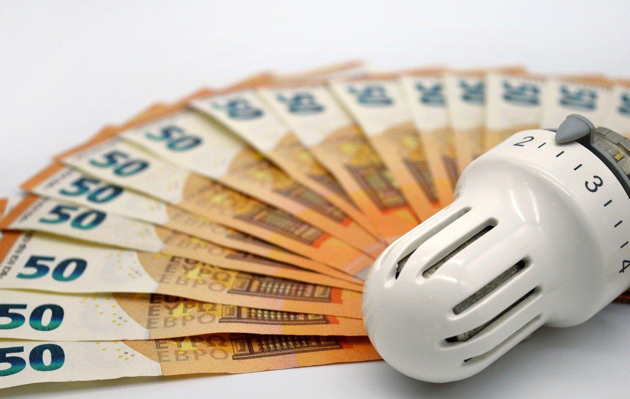 money 7725149 1280 - Energiepreise im Blick behalten – keine Scheu vor einem Anbieterwechsel