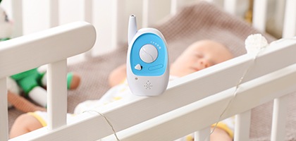 Babyphone VS Caméra : quoi choisir pour l'arrivée de bébé ? - A la