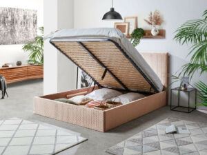 Un lit-coffre traditionnel dans un comparatif