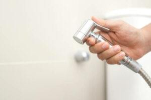 Quels sont les avantages & Domaines d'Application d'une douchette WC ?