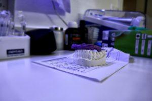 Comment faire les traitements en cabinet dentaire ?