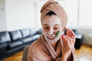Quels sont les avantages & domaines d'application du masque régénérant visage ?