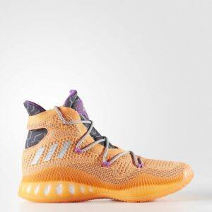 A qui l'utilisation de la chaussure de basketball est-elle destinée dans un comparatif ? 