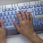 Les 4 meilleurs claviers ergonomiques 2024 - clavier ergonomique test & comparatif